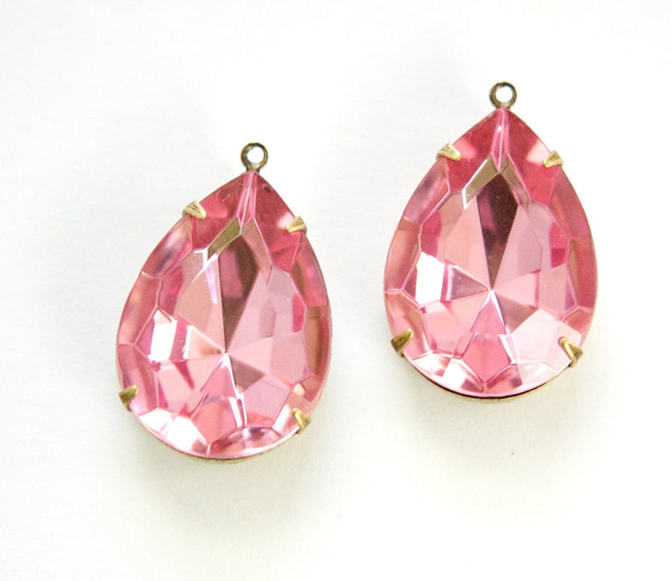 Vintage Faceted Rose Pink Acrylic Teardrop Stone 1 Loop Brass Ox Setting 25x18mm par012C