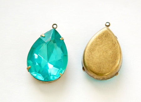 Vintage Faceted Aqua Acrylic Teardrop Stone 1 Loop Brass Ox Setting 25x18mm par012D