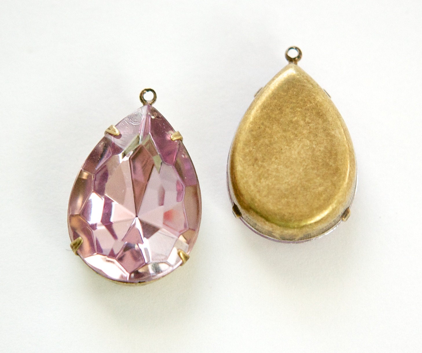 Vintage Faceted Lt Amethyst Acrylic Teardrop Stone 1 Loop Brass Ox Setting 25x18mm par012A