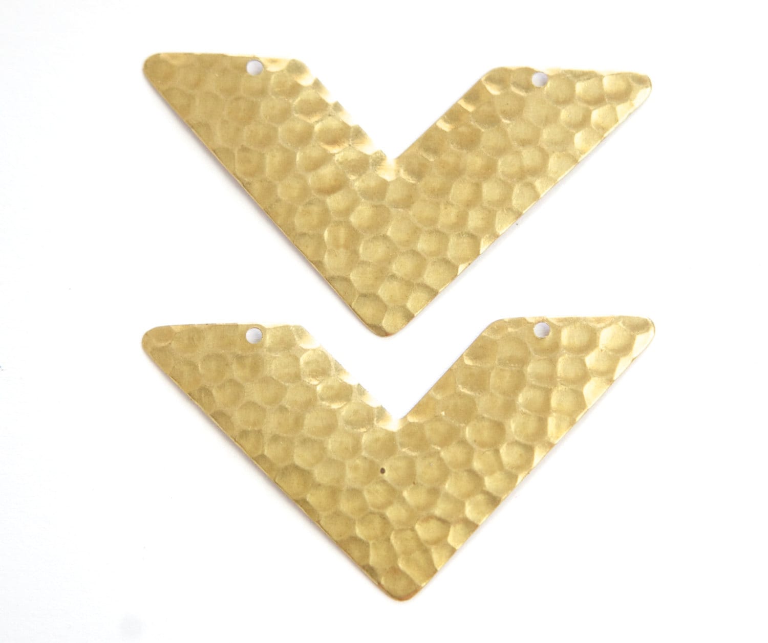 2 Hole Raw Brass Hammered V Connector Pendant (4) mtl390A