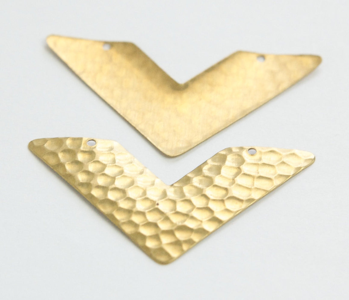 2 Hole Raw Brass Hammered V Connector Pendant (4) mtl390A