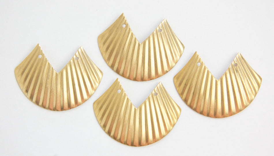 2 Hole Raw Brass Dapped Ribbed Rounded V Connector Pendant (4) mtl390B