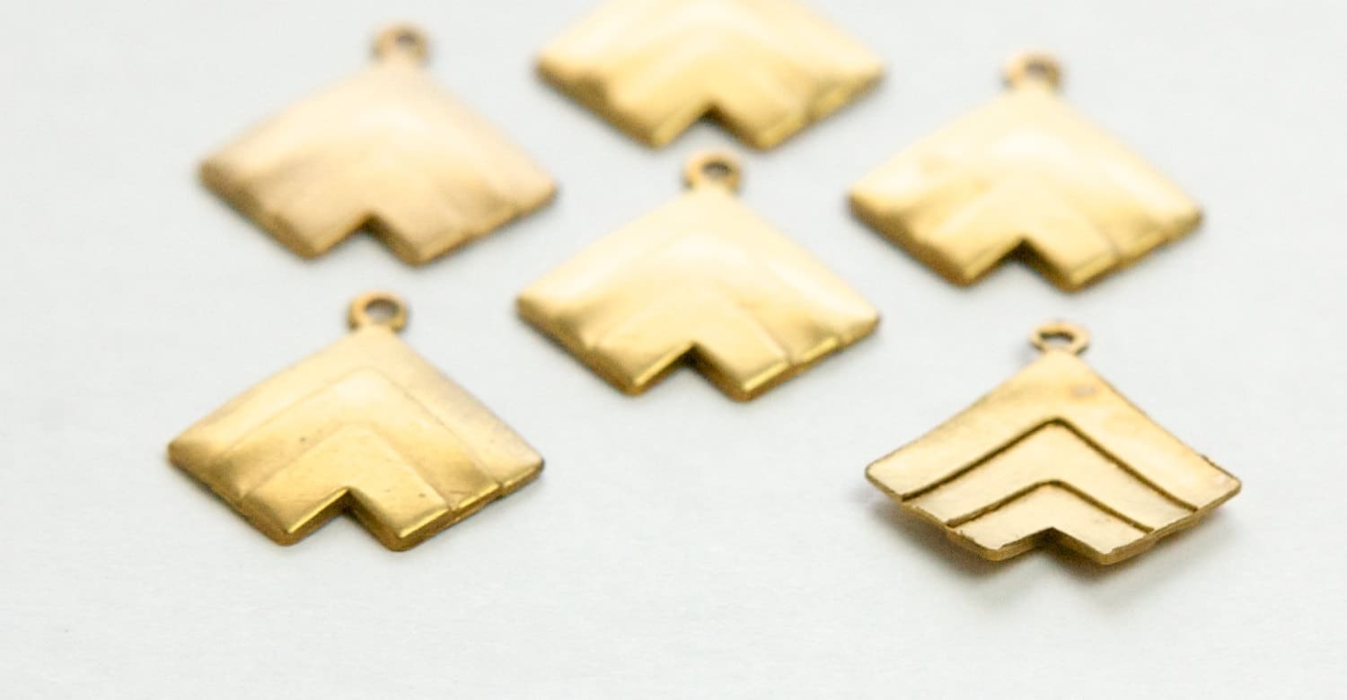 1 Loop Raw Brass Layered V Charm Pendant with Loop (6) mtl391A