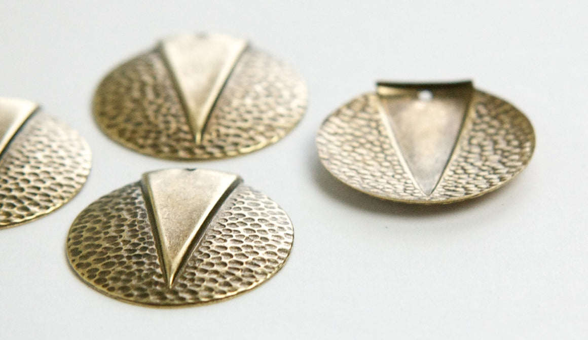 1 Hole Brass Ox Hammered Circle with Triangle Pendant (4) mtl371C