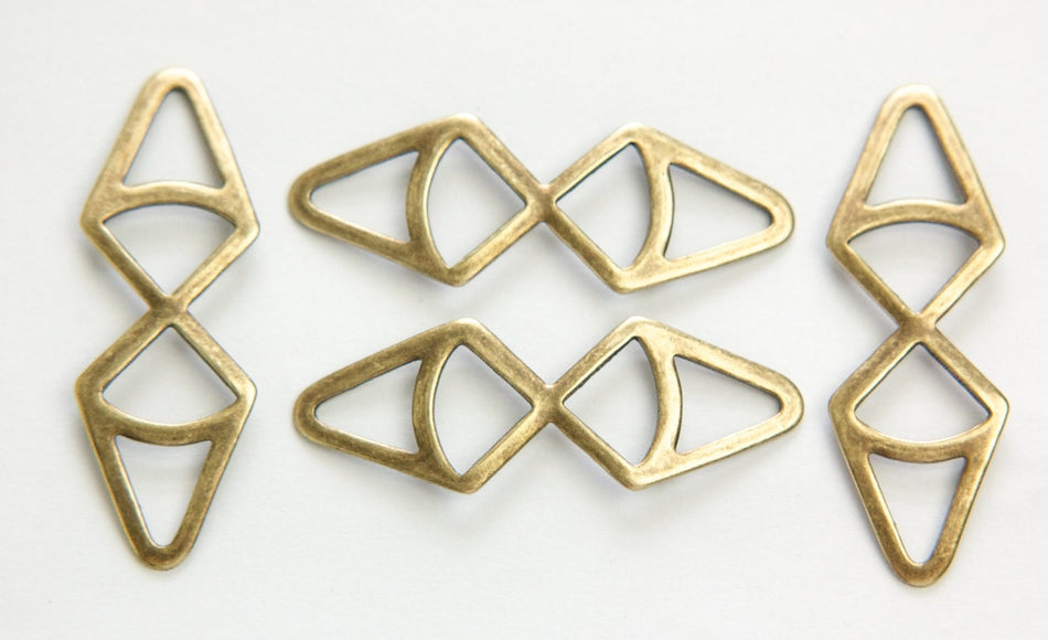 Brass Ox Dapped Triangle Connector Drops (4) mtl270A
