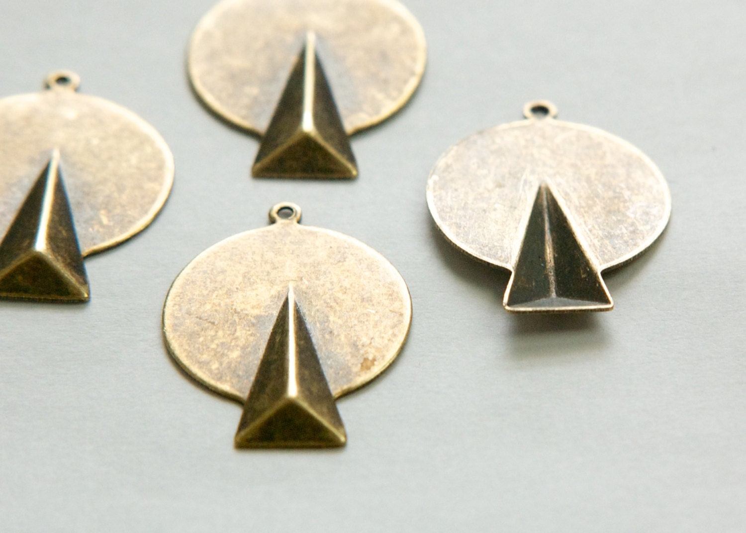 1 Loop Brass Ox Circle with Triangle Drops Charms 27x20mm (6) mtl066E