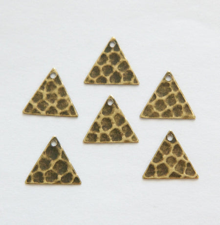1 Hole Brass Ox Hammered Triangle Charms Drops 13mm (10) mtl147K