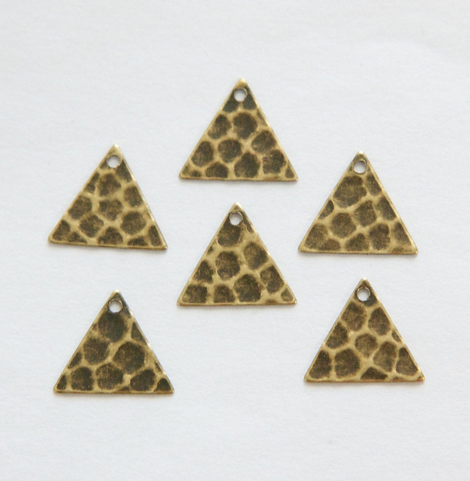 1 Hole Brass Ox Hammered Triangle Charms Drops 13mm (10) mtl147K