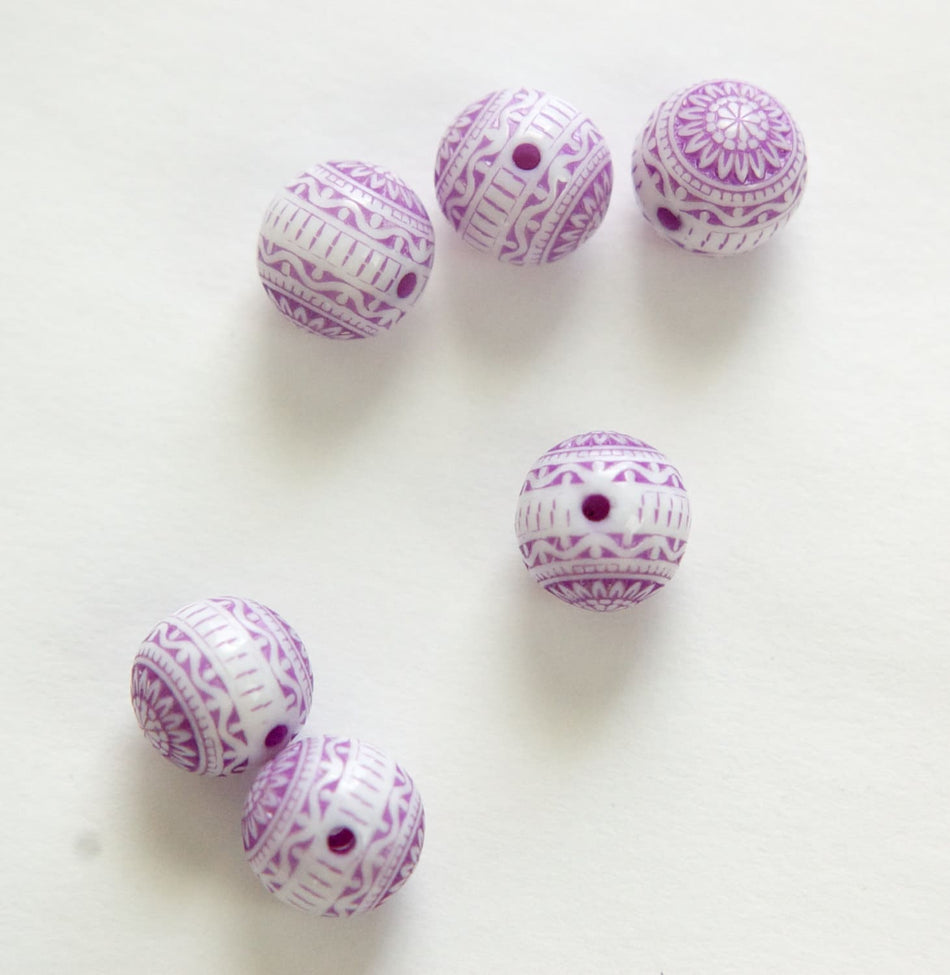 Vintage Purple and White Etched Mosaic Acrylic Beads 10mm (8) bds014K