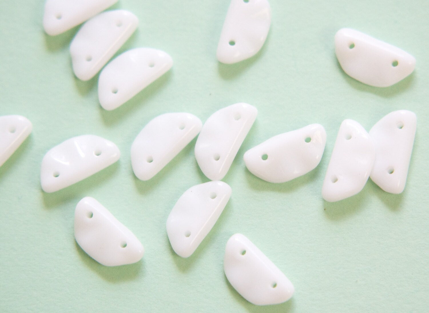 Vintage German White Rippled Wedge 2 hole Glass Bead Charms (20) grm052