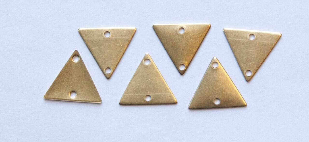 2 Hole Raw Brass Triangle Connector Link Charms Drops 13mm (10)