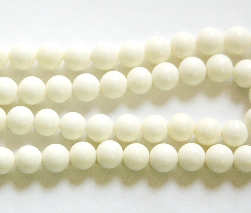 Vintage Ivory Glass Beads Japan 6mm (10) jpn001G