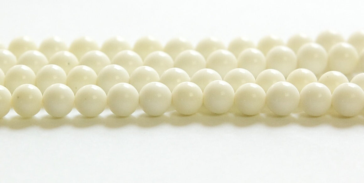 Vintage Ivory Glass Beads Japan 6mm (10) jpn001G