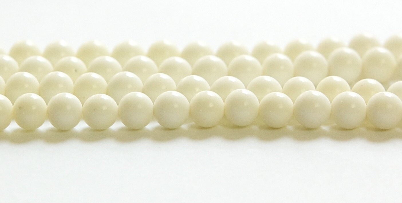 Vintage Ivory Glass Beads Japan 6mm (10) jpn001G