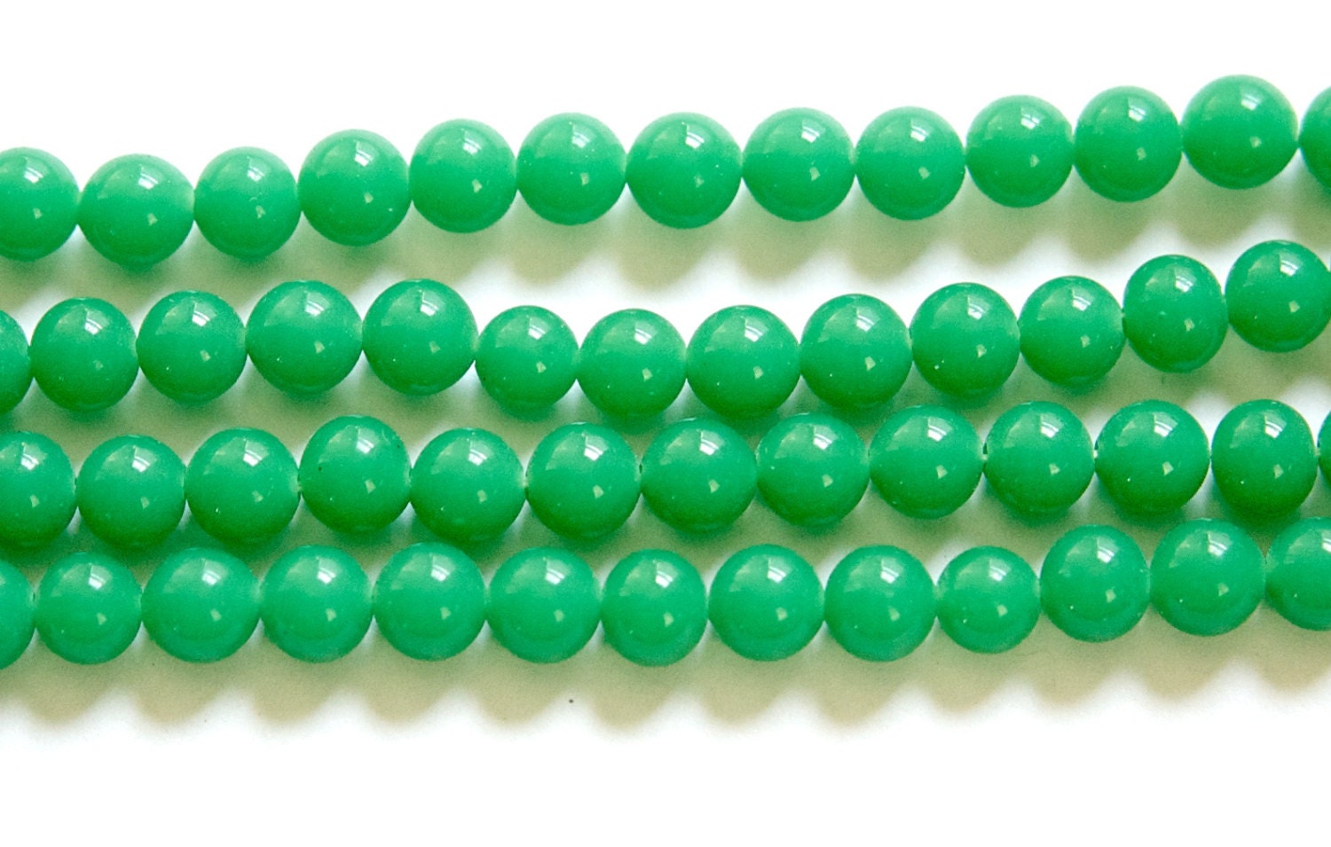 Vintage Jade Green Glass Beads Japan 6mm (10) jpn001F