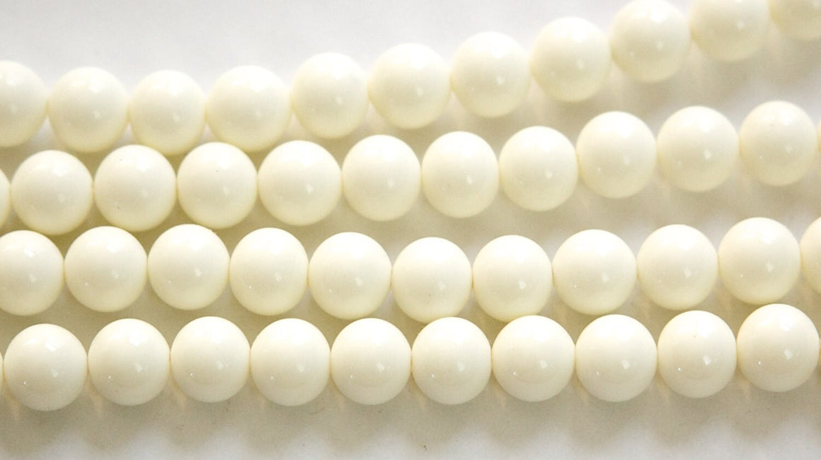 Vintage Opaque Ivory Glass Beads Japan 8mm (8) jpn003M