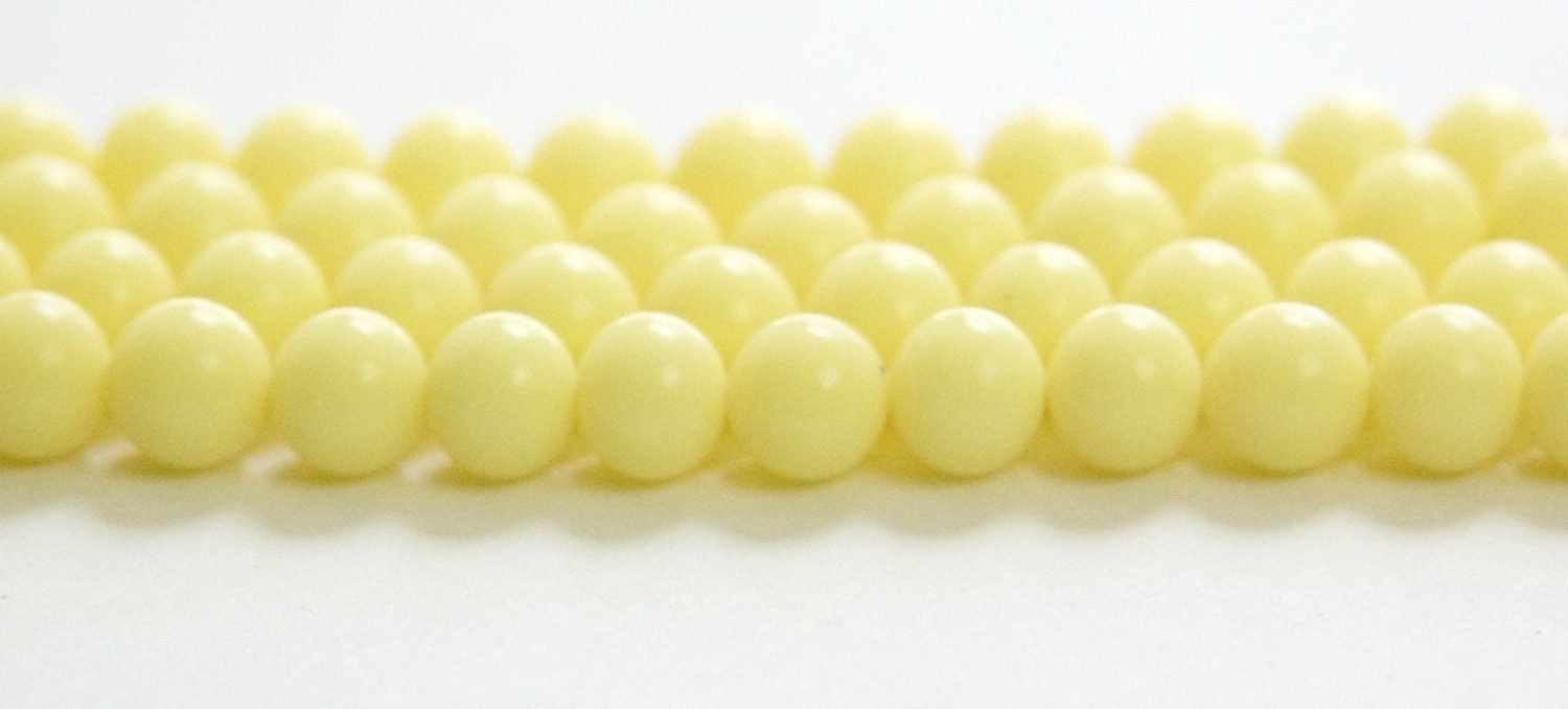 Vintage Soft Yellow Glass Beads Japan 8mm (8) jpn003Q