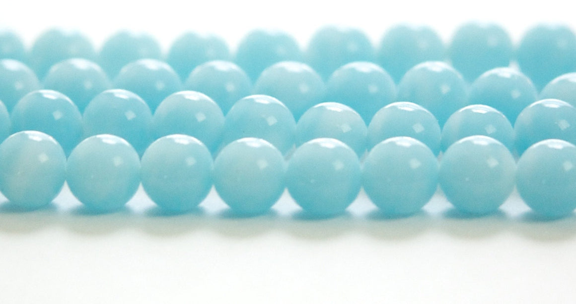 Vintage Light Blue to almost White Glass Beads Japan 8mm (8) jpn003P