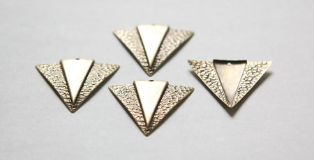 1 Hole Brass Ox Hammered Triangle with Smooth Triangle Pendant (4) mtl371D