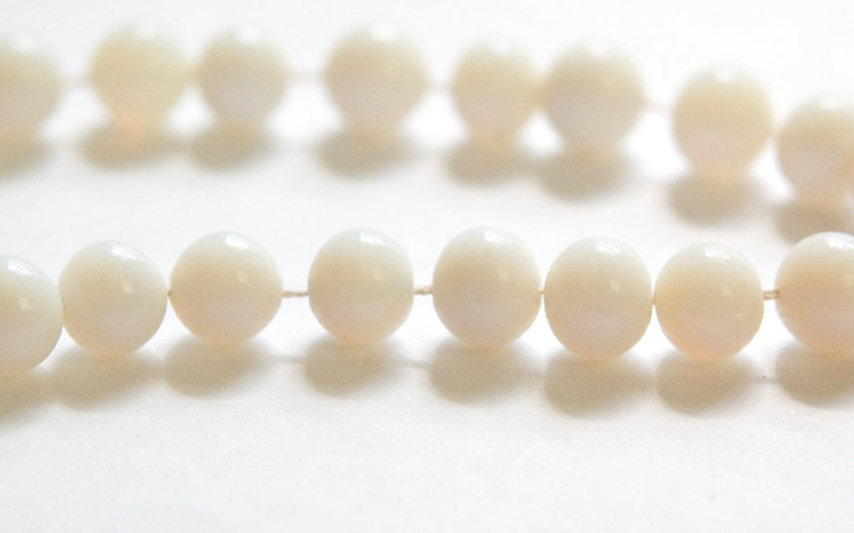 Vintage Dense White Opal Glass Beads Japan 8- 9mm (6) jpn005P