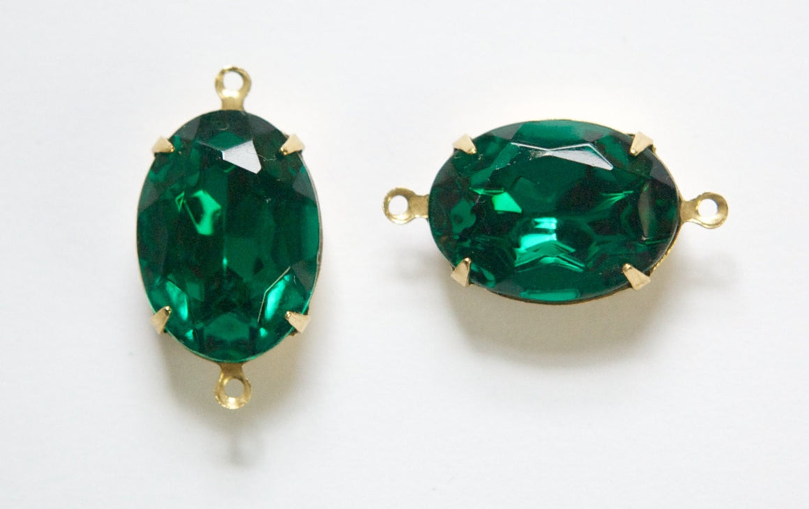 Vintage Faceted Emerald Green Stones 2 Loop Brass Setting 18x13mm ovl003SS2