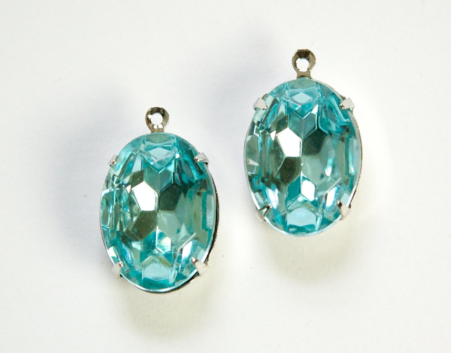 Vintage Faceted Aquamarine Stones 1 Loop Silver Setting 18x13mm ovl004UU
