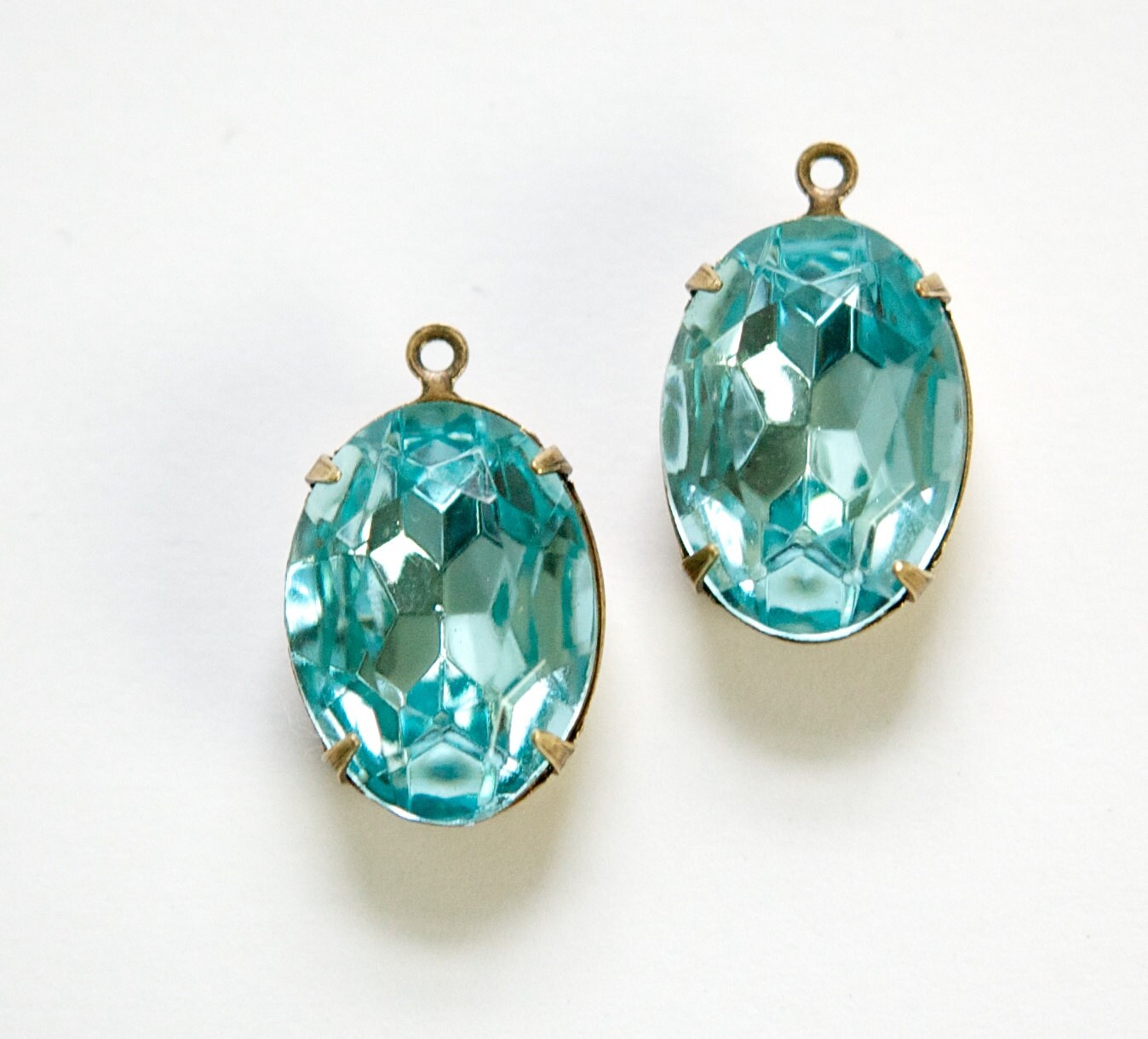 Vintage Faceted Aquamarine Stones 1 Loop Brass Ox Setting 18x13mm ovl015UU