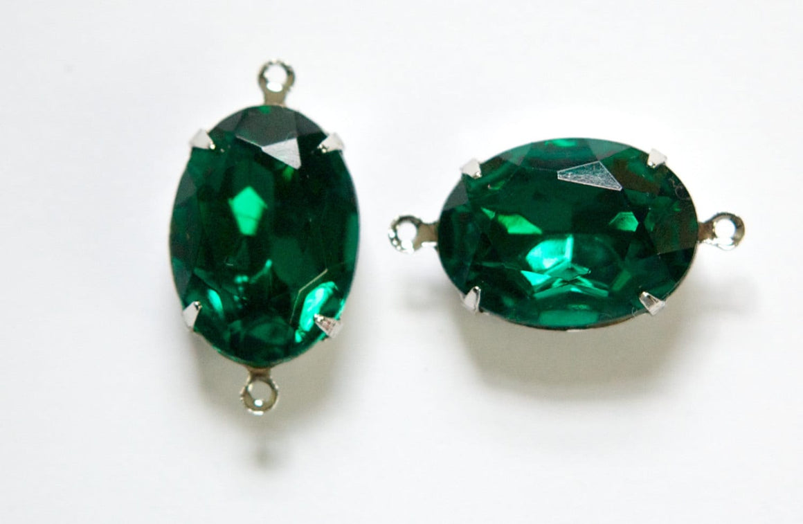 Vintage Faceted Emerald Green Stones 2 Loop Silver Setting 18x13mm ovl004SS2