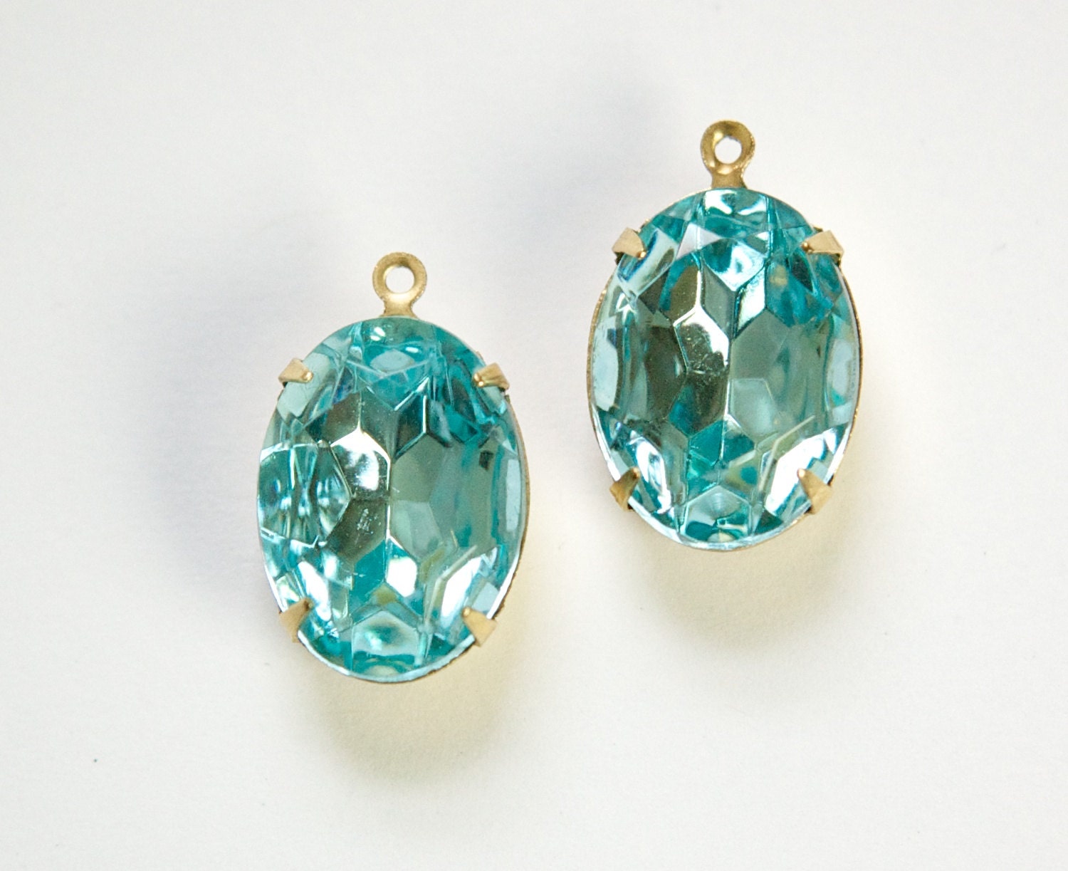 Vintage Faceted Aquamarine Stones 1 Loop Brass Setting 18x13mm ovl003UU
