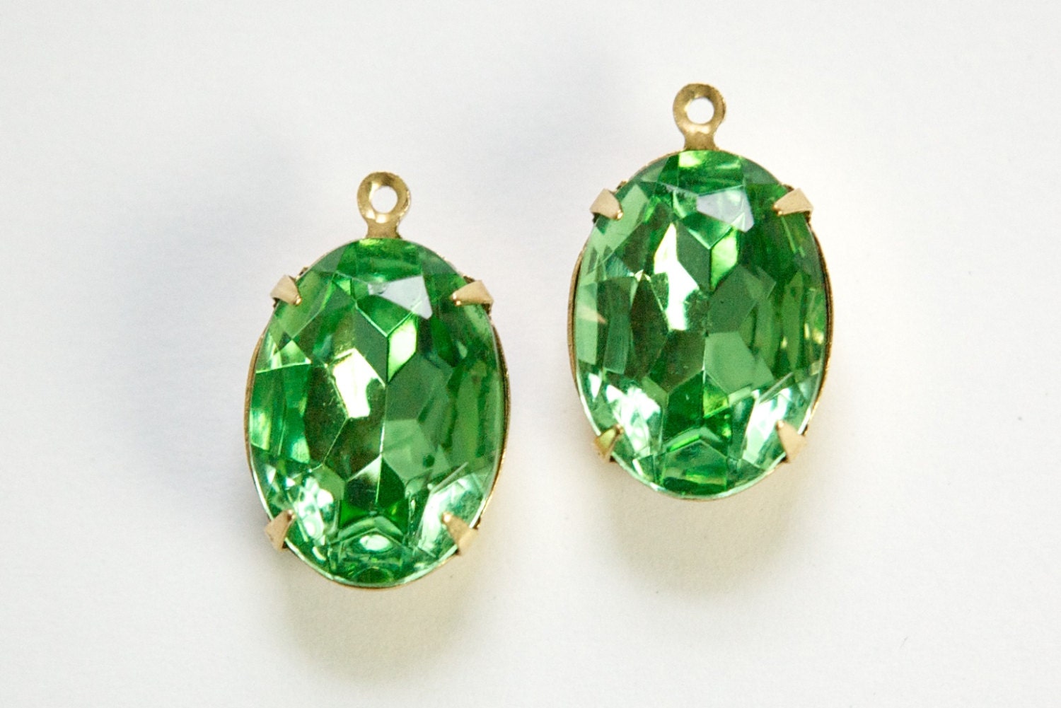 Vintage Faceted Peridot Stones 1 Loop Brass Setting 18x13mm ovl003VV