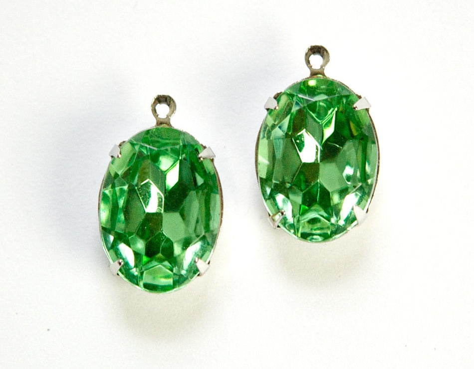 Vintage Faceted Peridot Stones 1 Loop Silver Setting 18x13mm ovl004VV
