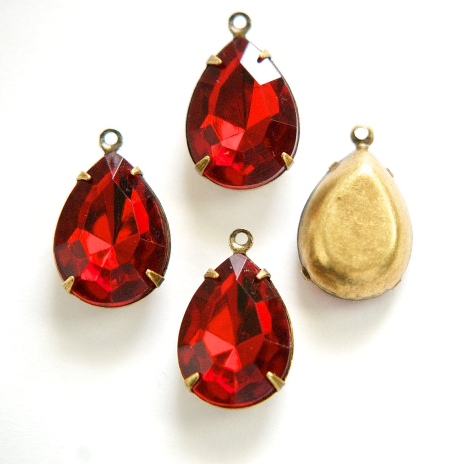 Vintage Faceted Acrylic Ruby Teardrops 1 Loop Brass Ox Setting 18x13mm (4) par011J