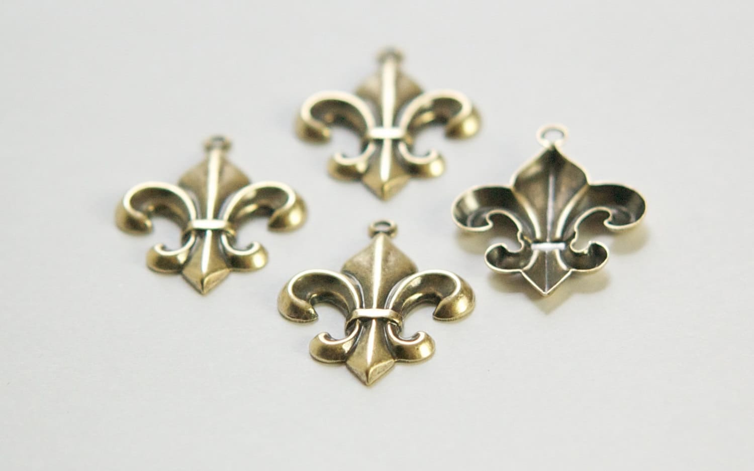 Brass Ox Fleur De Lis Charm Pendant Drop with Loop (6) chr188C