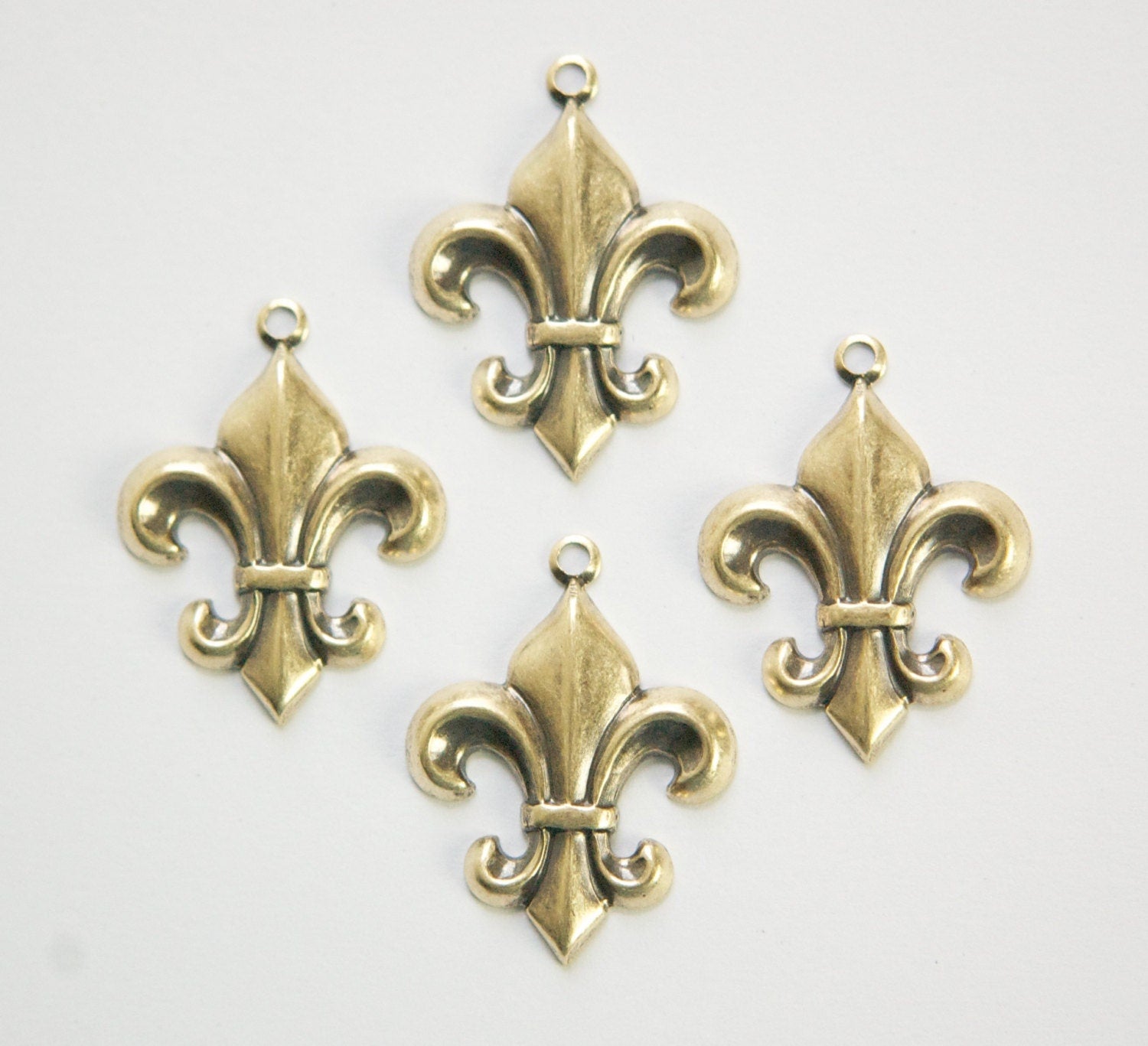 Brass Ox Fleur De Lis Charm Pendant Drop with Loop (6) chr188C
