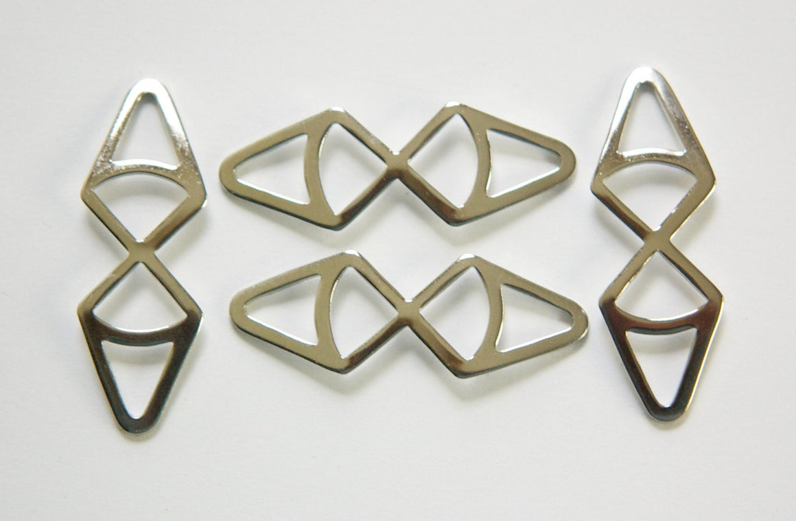 Silver Plated Dapped Triangle Connector Drops (4) mtl270B