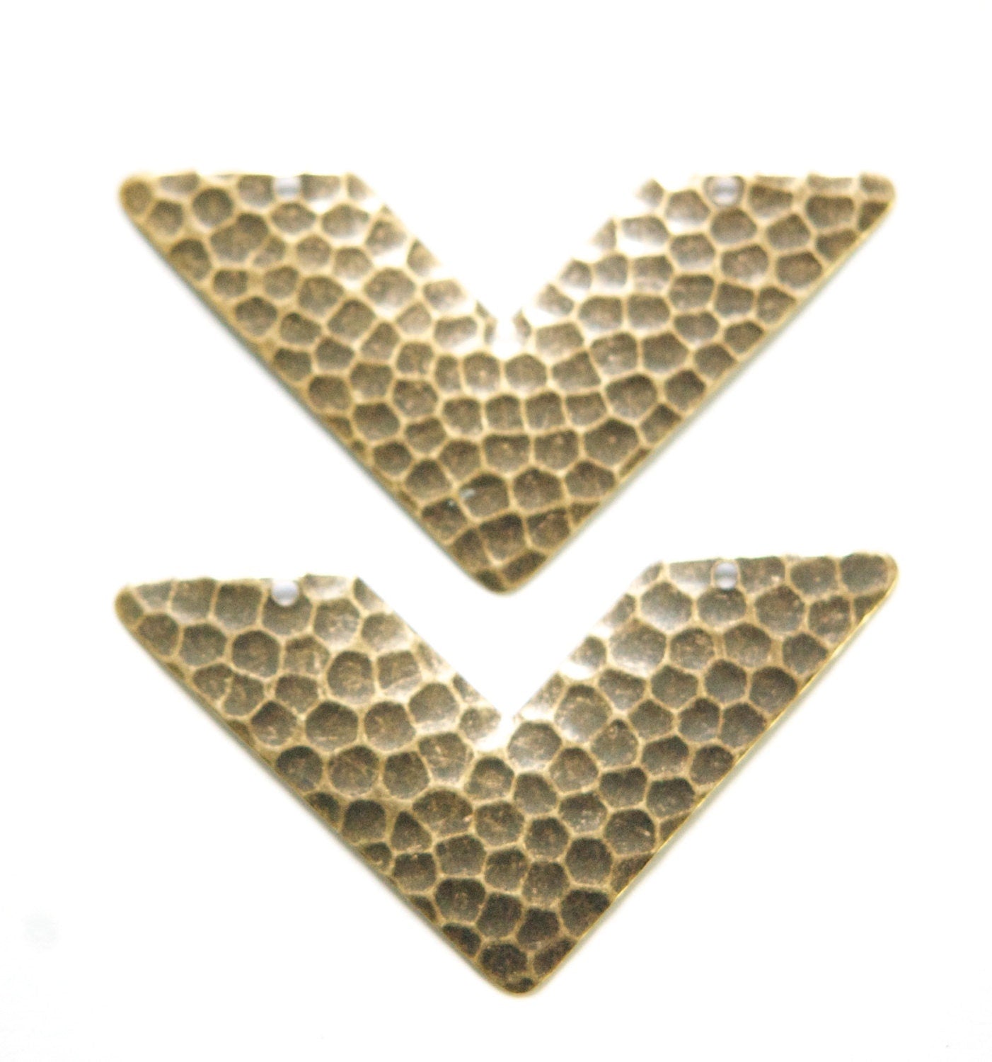 2 Hole Brass Ox Hammered V Connector Pendant (4) mtl390C