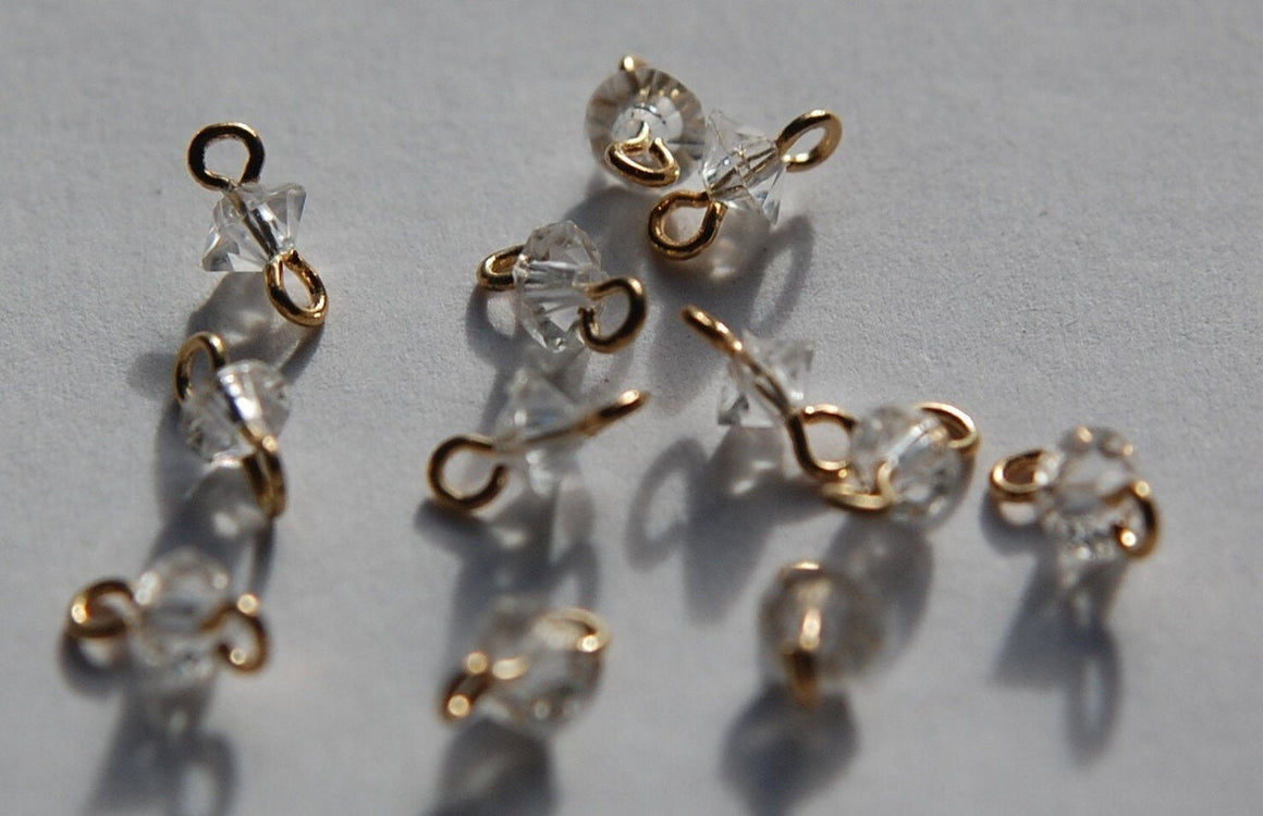 Vintage 2 Loop Faceted Crystal Clear Glass Bead Drops chr148