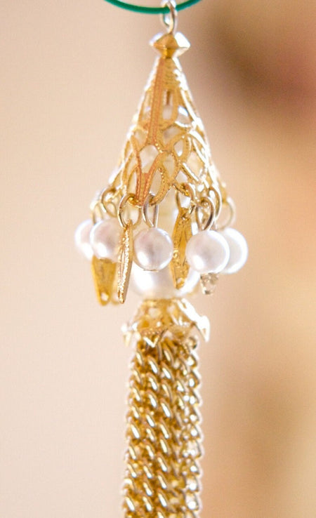 Vintage Long Pearl and Gold Tone Chain Tassel Pendant with Adornments pnd159