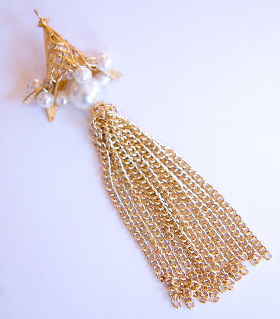 Vintage Long Pearl and Gold Tone Chain Tassel Pendant with Adornments pnd159