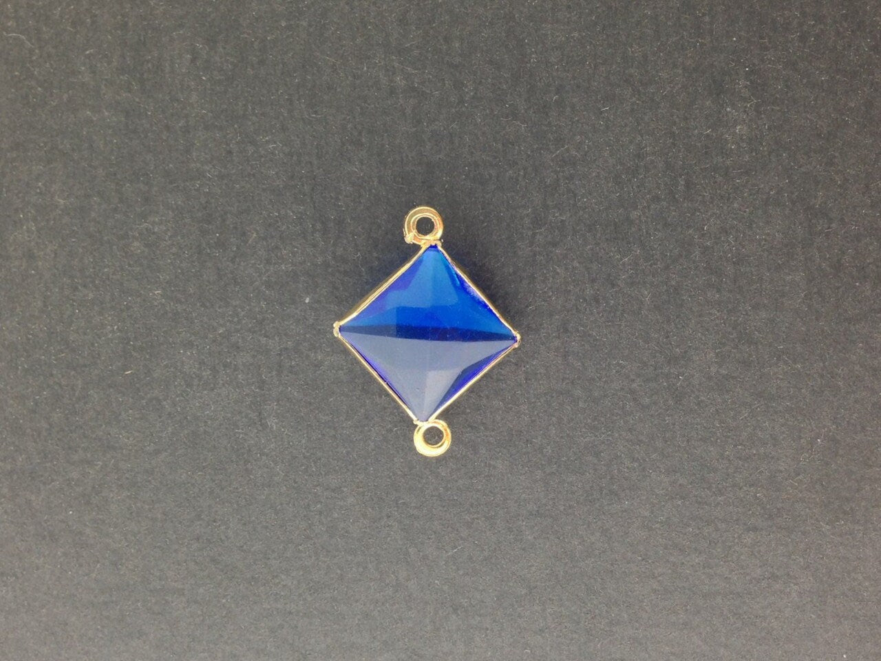 2 Loop Vintage Sapphire Acrylic Faceted Channel Set Square Drops 14mm (6) chr087D