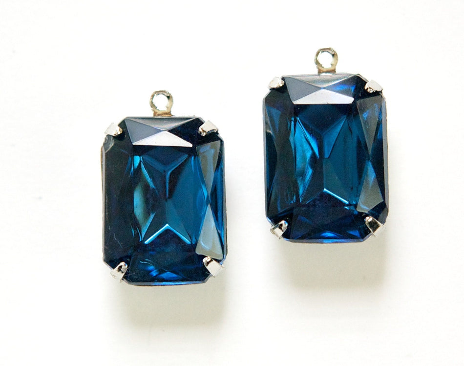 Vintage Montana Blue Faceted Stones 1 Loop Silver Settings 18x13mm squ009GG