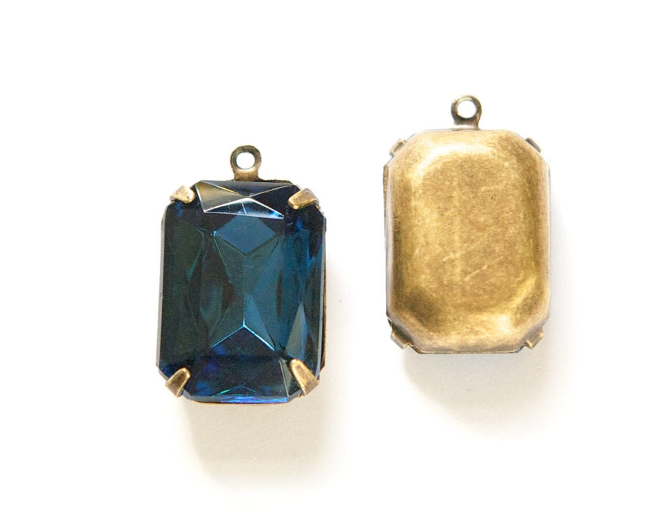 Vintage Montana Blue Faceted Stones 1 Loop Brass Ox Settings 18x13mm squ015GG