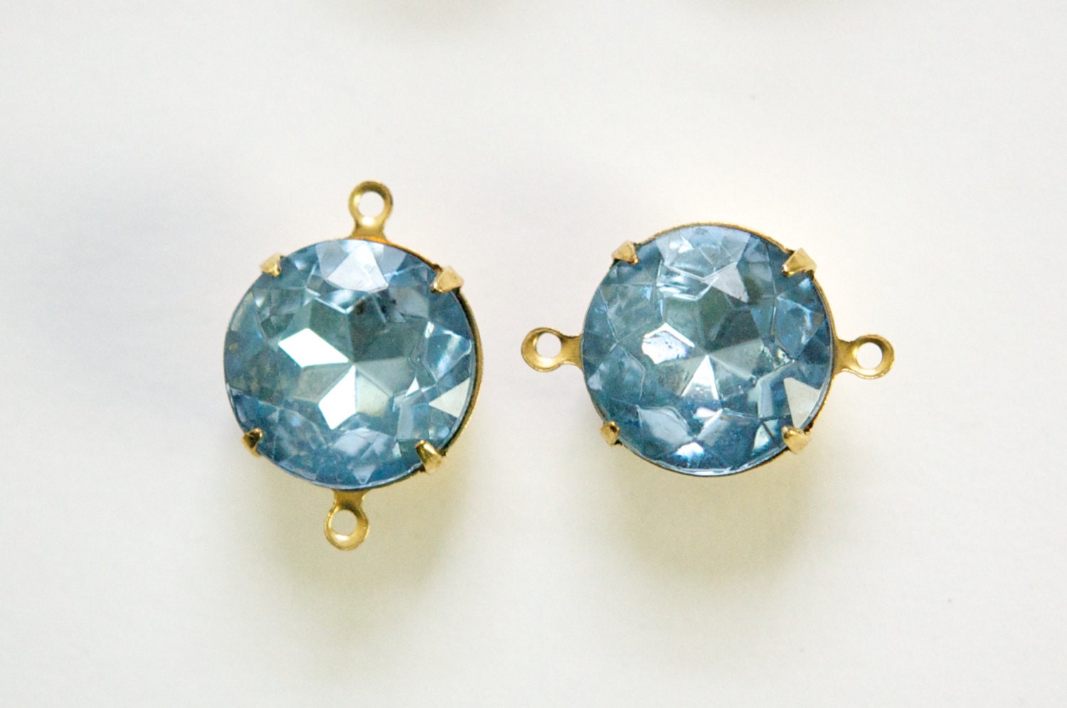 Vintage Light Sapphire Faceted Glass Stones 2 Loop Brass Settings 15mm rnd012F2