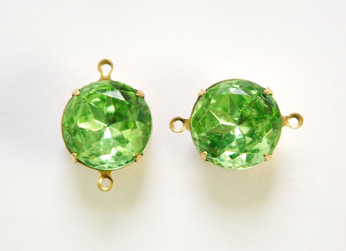 Vintage Peridot Faceted Glass Stones 2 Loop Brass Settings 15mm rnd012D2