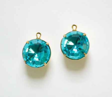 Vintage Aqua Faceted Glass Stones 1 Loop Brass Settings 15mm rnd012E