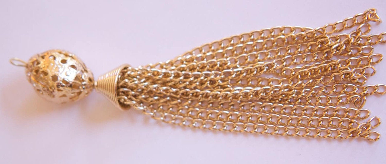 Vintage Long Filigree Bead Gold Tone Chain Tassel Pendant pnd159C