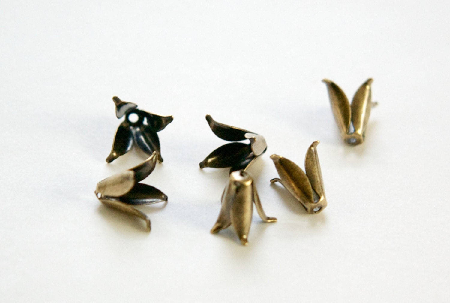 Brass Ox Long 4 Petal Bead Caps (10) mtl303D