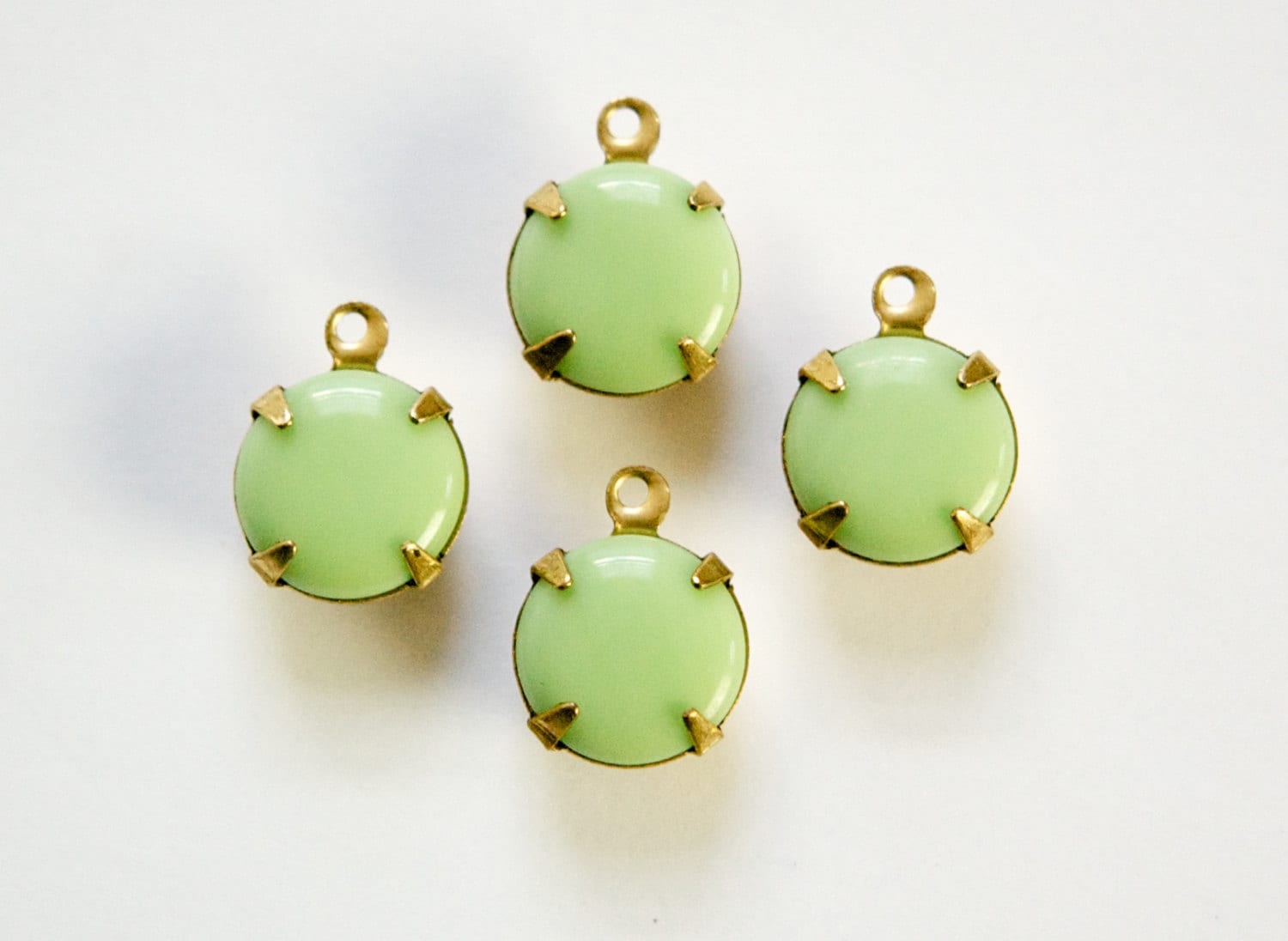 Vintage Green Smooth Glass Stones 1 Loop Brass Settings 11mm rnd010D