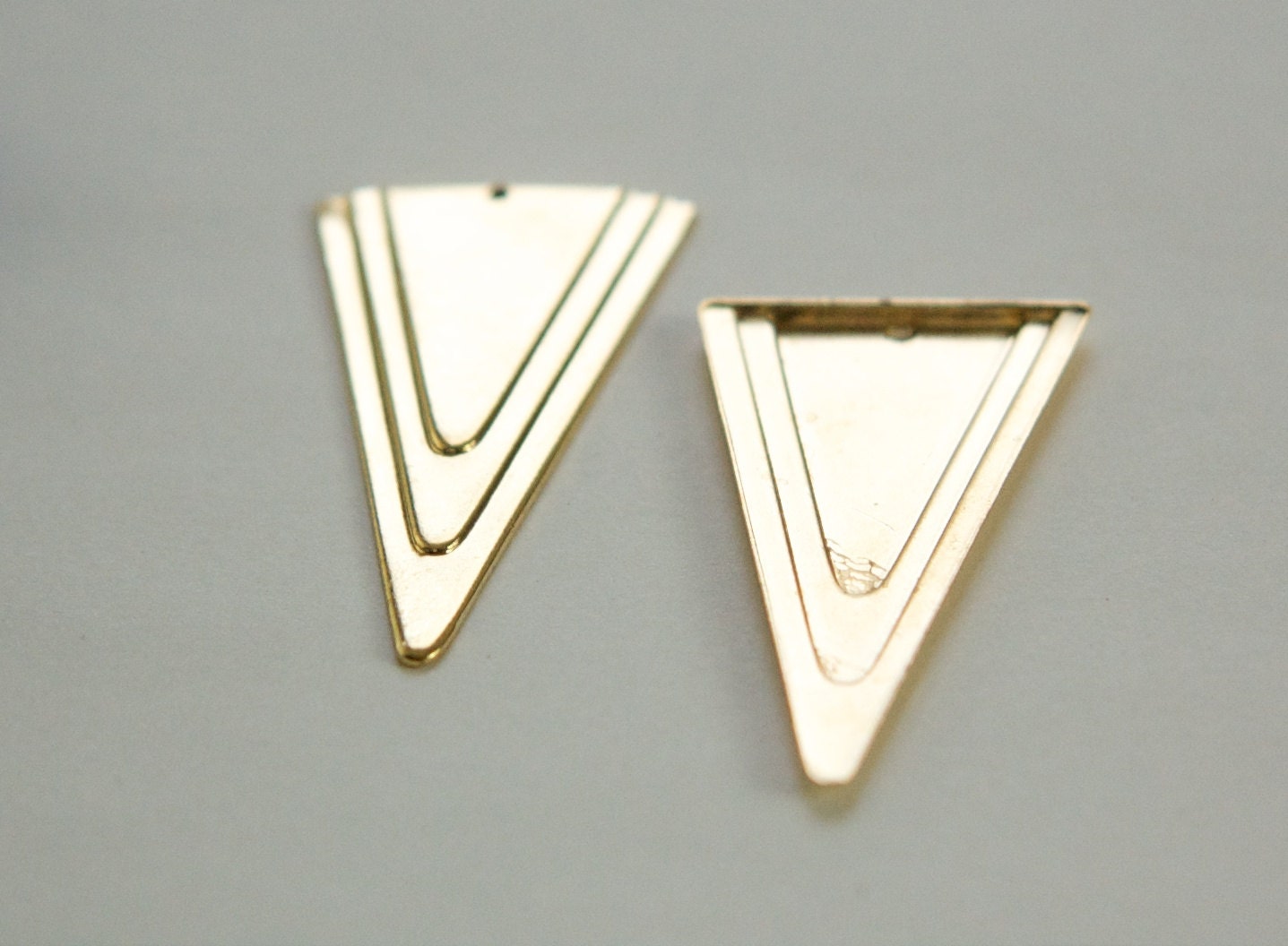 1 Bottom Hole Raw Brass Large Layered Deco Triangle Pendant (6) mtl200D