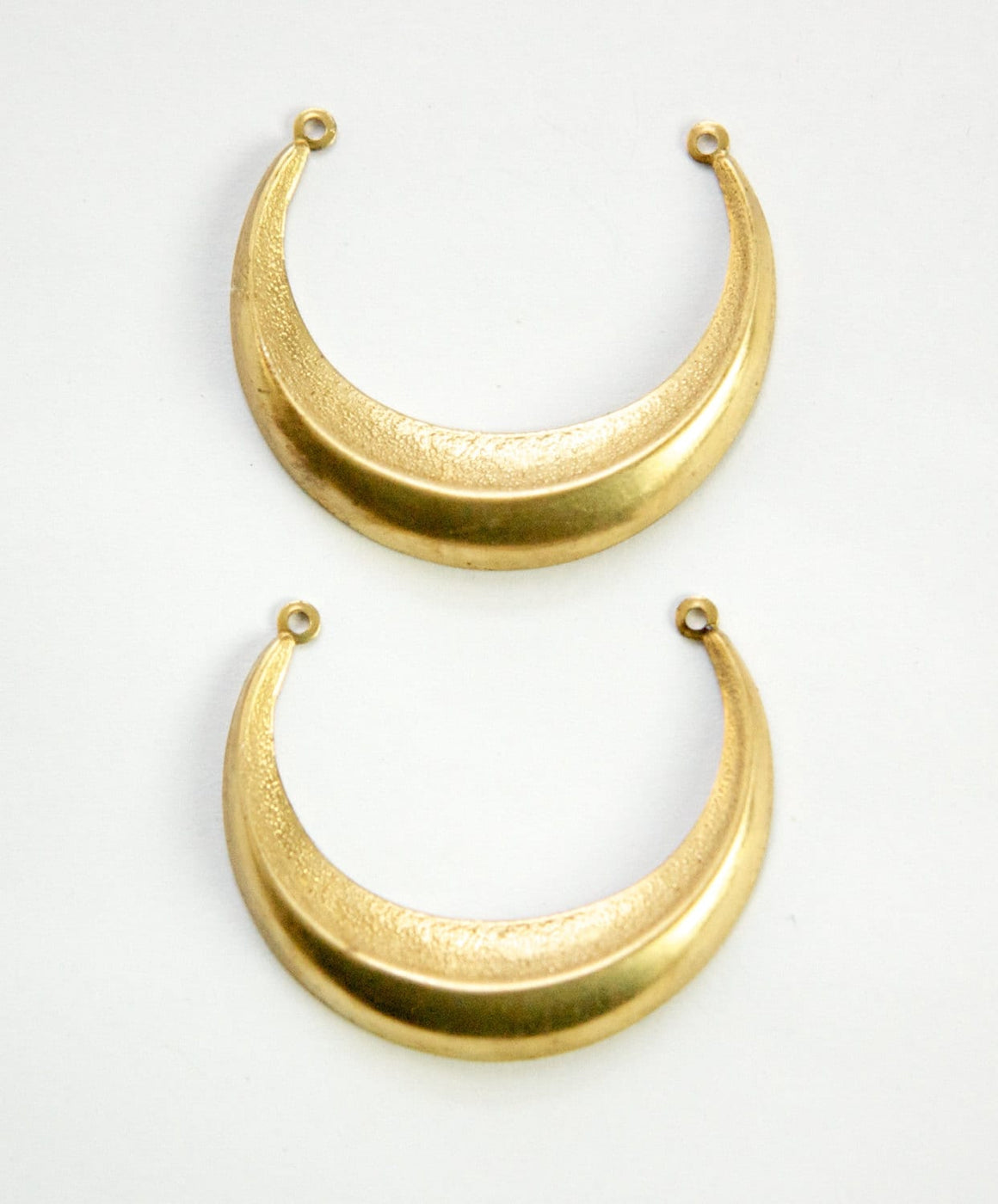 2 Loop Large Raw Brass Dapped Crescent Pendant Link (4) mtl083A